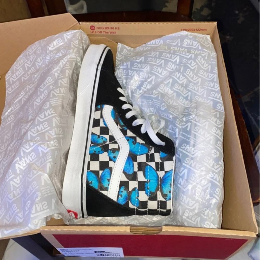 BRAND NEW BUTTERFLY CHECKERBOARD VANS!!!